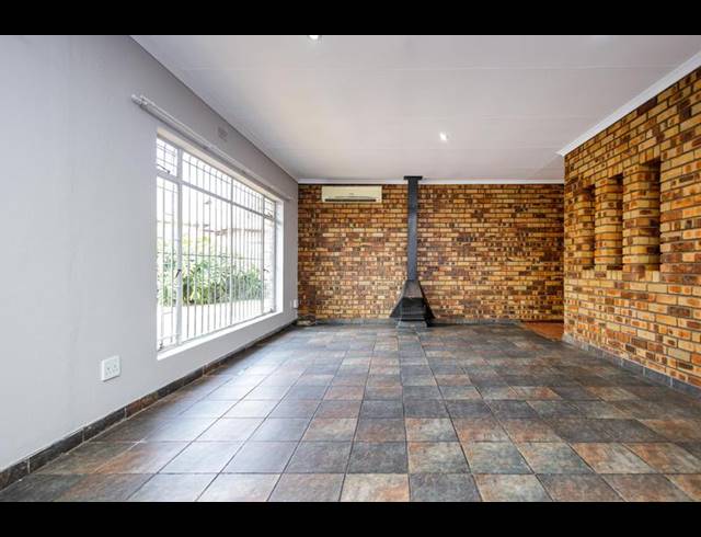 3 BEDROOM HOUSE FOR SALE IN SUNWARD PARK